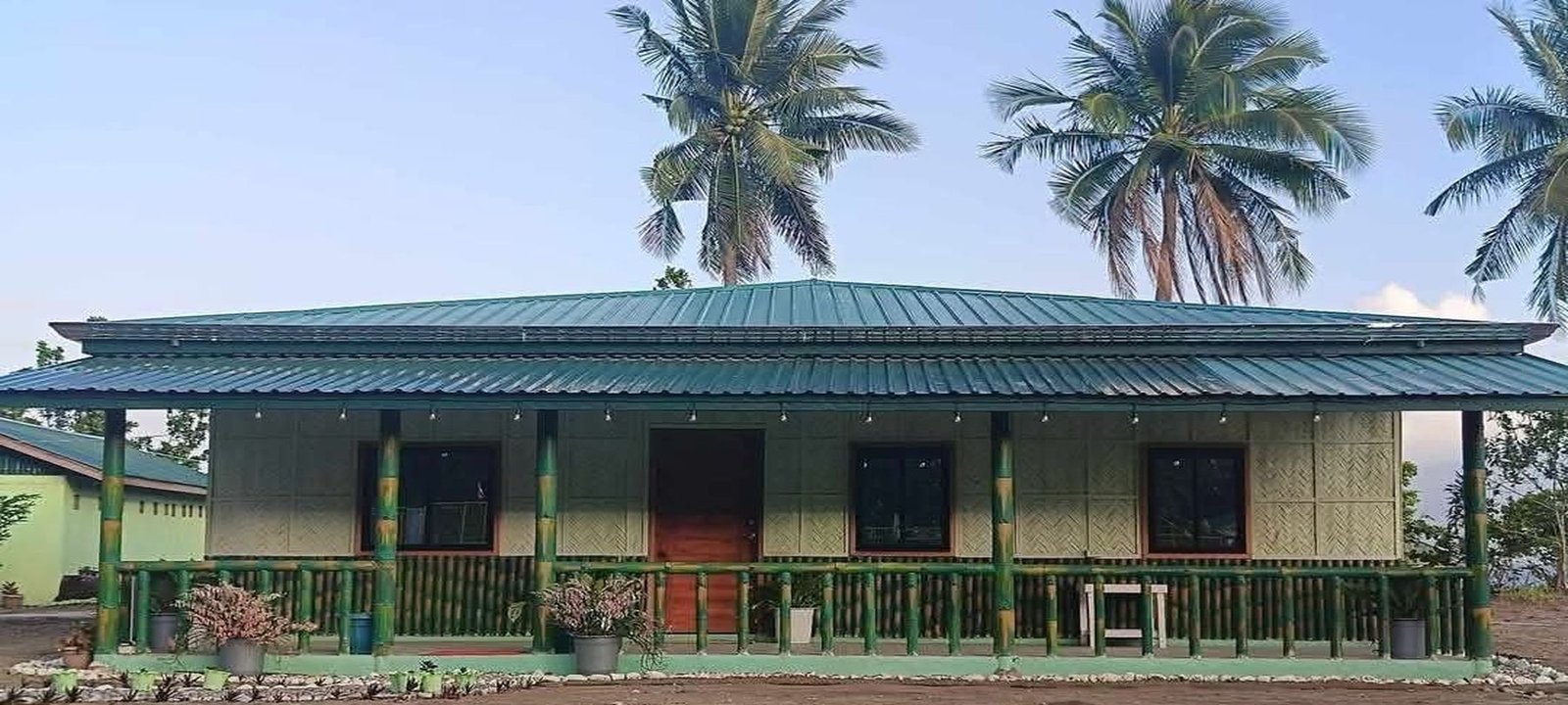 The Everlasting Villa House under the coconut palms